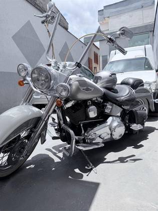 HARLEY-DAVIDSON SOFTAIL DELUXE 